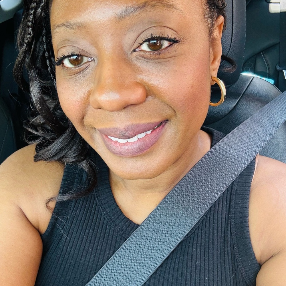 Meet your Posher, Angela